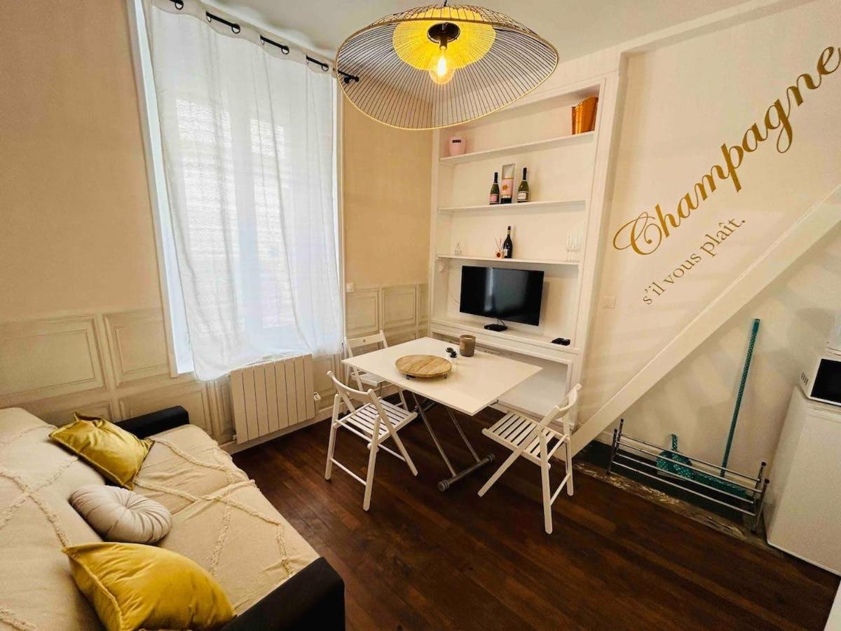Le Champagne Coquebert Centre-Ville رانس المظهر الخارجي الصورة